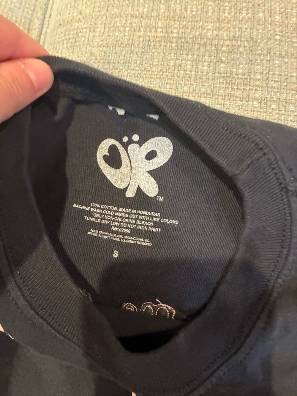 Olivia Rodrigo Black T-Shirt with Pink Swing Graphic - Picture 2 of 3